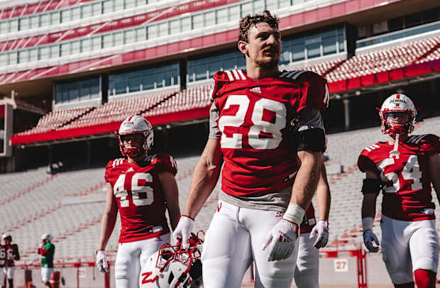 Luke Reimer and linebackers 2023-04-01 Nebraska football scrimmage practice cropped